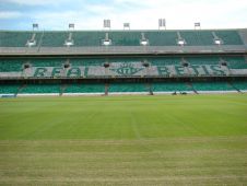 Стадион «Бенито Вильямарин» (Estadio Benito Villamarin) Фото: stexzgb